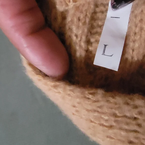 NEW Cozy Fringed Beige Sweater - Picture 4 of 4